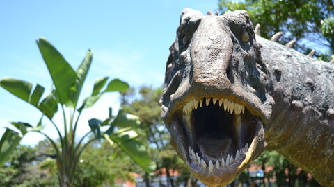 Replica van een dinosaurus