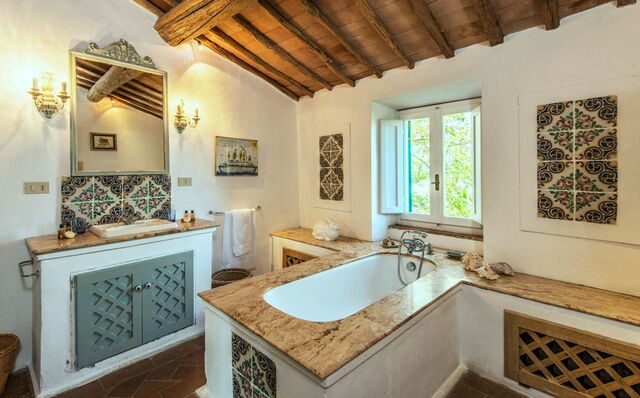 Een badkamer in Camporempoli