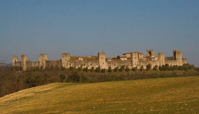 De muren van Monteriggioni