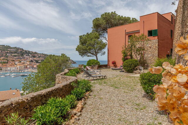 Villa Fior di Roccia, buitenkant