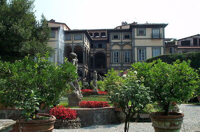 zicht op Palazzo Pfanner