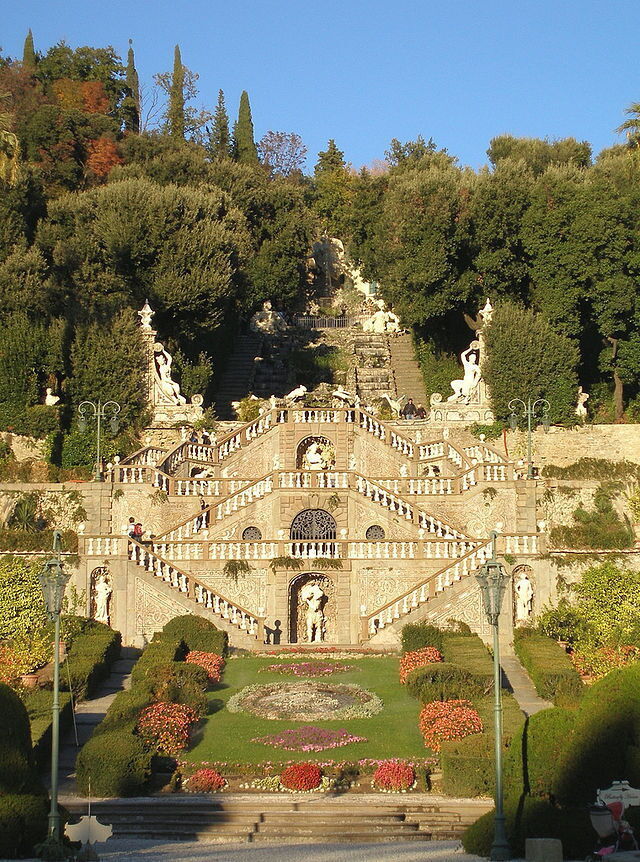 Zicht op Villa Garzoni