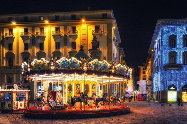 De draaimolen in Florence met Kerstmis