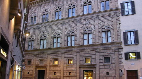 Palazzo Rucellai, Gevel