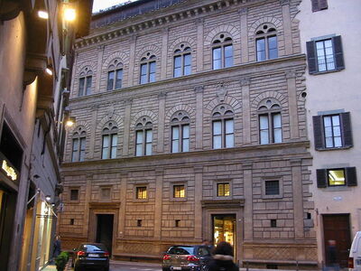 Palazzo Rucellai, Gevel