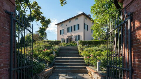 Villa Moriano, buitenkant