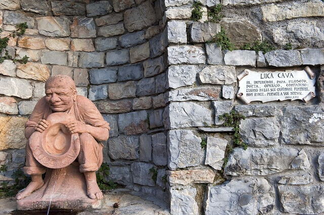 Luca Cava beeld, San Gusmè