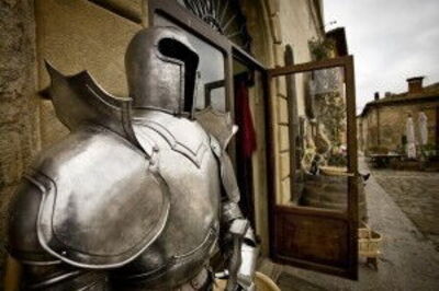 Harnas in Monteriggioni