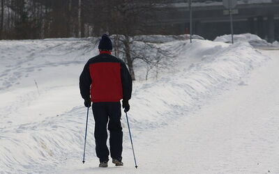 nordic walking in sneeuw