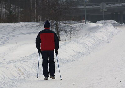 nordic walking in sneeuw