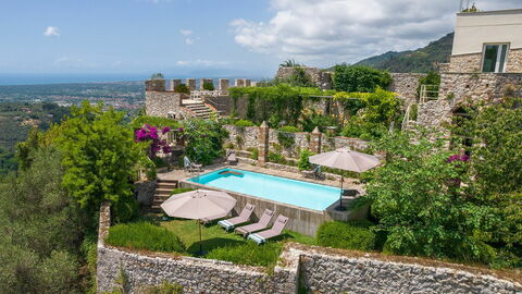 Villa Maestosa, buitenkant