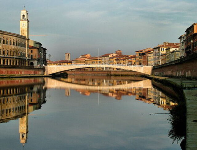 Rivier Arno in Pisa
