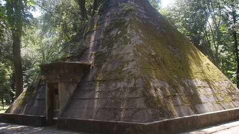 Cascine Park piramide