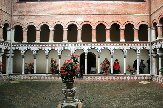 Abbazia di Torri, klooster