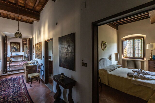 Castello Uliveta, gang