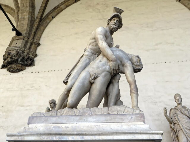 De zogenaamde "Pasquino Groep" en oude beelden in de Loggia dei Lanzi