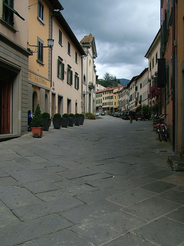 Straat in de stad Stia