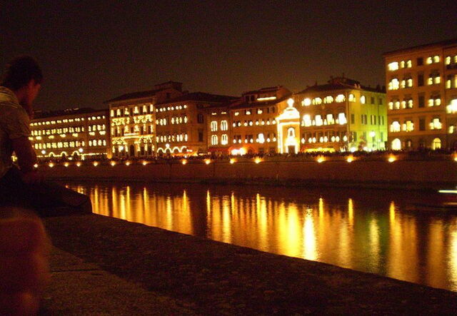 Pisa bij nacht