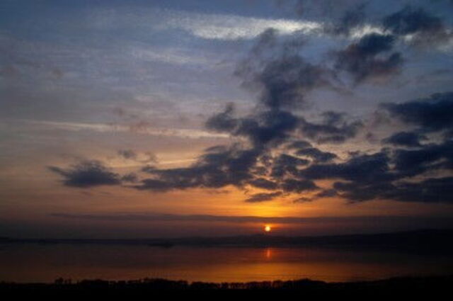 zonsondergang over het bolsena meer