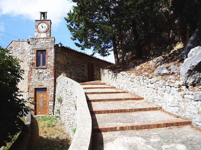 Kasteel pad in Rocchette di Fazio