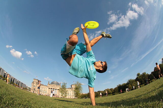 Frisbee speler in Toscane