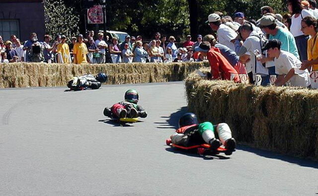 Straat rodelen Race