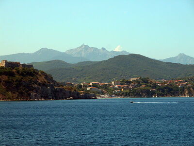 Het stadje Portoferraio op het eiland Elba
