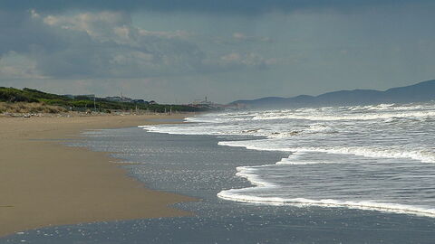 Zicht op de Blauwe Vlag haven van Castagneto Carducci