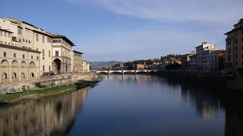 Zicht op de Arno rivier