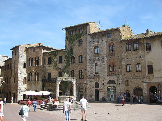 zicht op piazza della cisterna