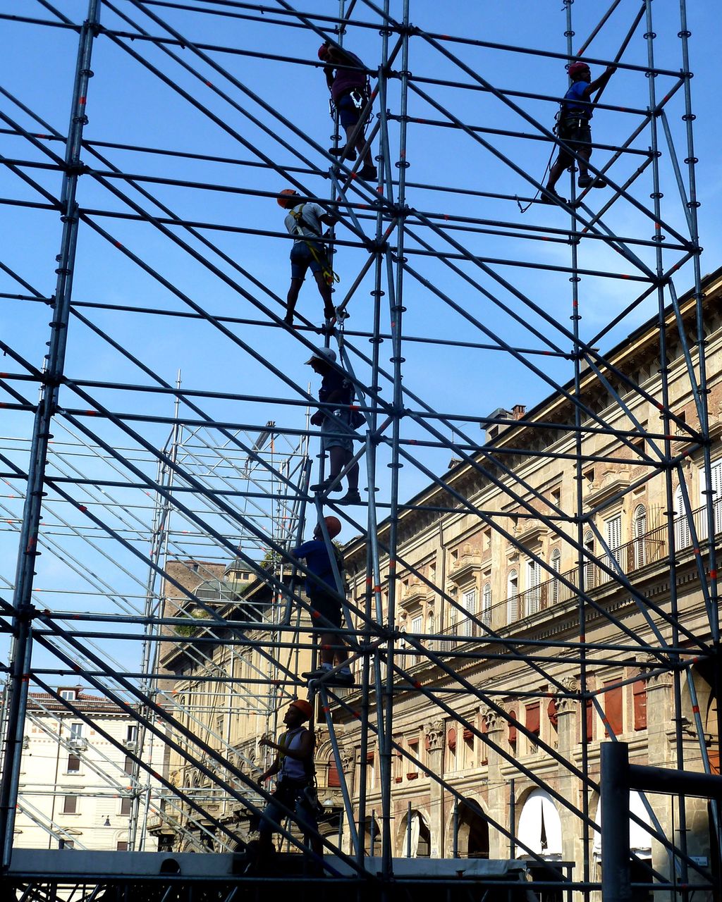 Scaffold Full of Italian Men