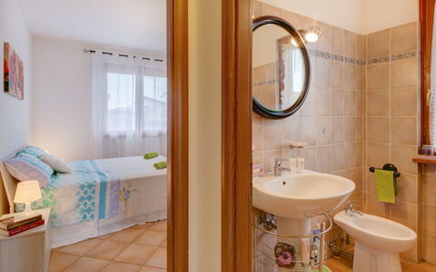 La Casina Del Canneto: Badkamer, Kamer, Eigendom, Interieur Ontwerp, Gebouw, Loodgieterswerkinrichting, Verdieping, Huis, Kraan, Onroerend Goed