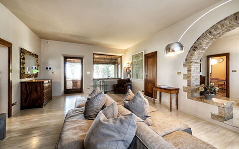 Villa Piazza Della Fortezza: Eigendom, Kamer, Interieur Ontwerp, Gebouw, Meubilair, Woonkamer, Onroerend Goed, Huis, Plafond, Verdieping