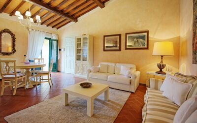 Corbezzolo: Kamer, Eigendom, Gebouw, Meubilair, Interieur Ontwerp, Woonkamer, Huis, Tafel, Onroerend Goed, Plafond