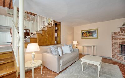 Mirto: Kamer, Eigendom, Meubilair, Interieur Ontwerp, Gebouw, Huis, Verdieping, Woonkamer, Onroerend Goed, Muur