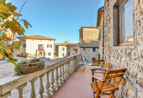 Il Pigionale: Eigendom, Gebouw,  Dorf\, Geel, Onroerend Goed, Huis, Azure, Lucht, Huis, Vakantie