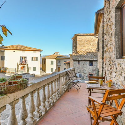 Il Pigionale: Eigendom, Gebouw,  Dorf\, Geel, Onroerend Goed, Huis, Azure, Lucht, Huis, Vakantie