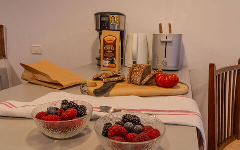 La Miccia: Tableware, Voedsel, Ingrediënt, Serveware, Fruit, Dishware, Produceren, Kop, Ontbijt