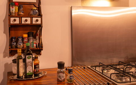 Casa Di Vignolo: Toestel Van De Keuken, Keuken, Fornuis, Countertop, Cooktop, Major Appliance, Beits, Gasfornuis, Fornuis, Huishoudapparatuur