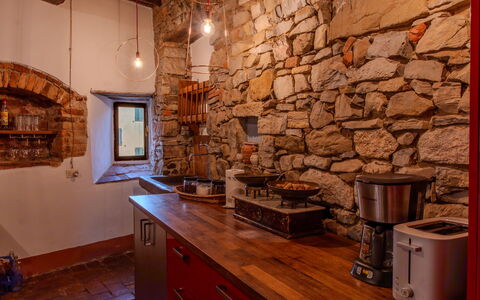 Casa Di Vignolo: Interieur Ontwerp, Flooring, Plafond, Meubilair, Kamer, Keuken, Beits, Steen, Lichte Inrichting, Countertop