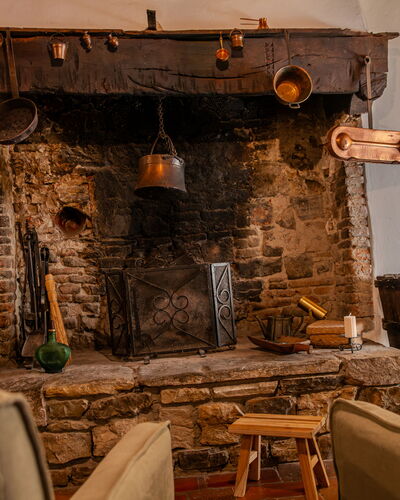 Casa Di Vignolo: Meubilair, Hout, Interieur Ontwerp, Verlichting, Woonkamer, Kamer, Stoel, Haard, Hardwood, Natuurlijk Materiaal