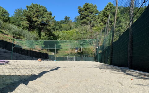 Sughera Villa: Boom, Muur, Architectuur, Lijn, Helling, Hek, Vrije Tijd, Onroerend Goed, Sportplaats, Gemeentepark