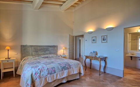 Casa Olivia: Slaapkamer, Bed, Meubilair, Kamer, Eigendom, Laken, Bed Frame, Interieur Ontwerp, Verdieping, Gebouw