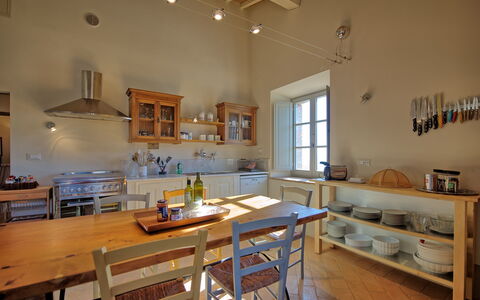 Casa Olivia: Kamer, Eigendom, Meubilair, Gebouw, Countertop, Keuken, Interieur Ontwerp, Plafond, Huis, Verdieping