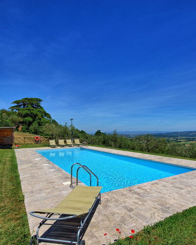 Casa Olivia: Eigendom, Zwembad, Onroerend Goed, Landgoed, Huis, Vakantie, Huis, Gebouw, Lucht, Gras