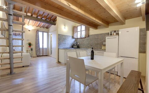 Residenza Monna Lisa: Eigendom, Kamer, Gebouw, Interieur Ontwerp, Houten Vloer, Verdieping, Huis, Plafond, Meubilair, Onroerend Goed