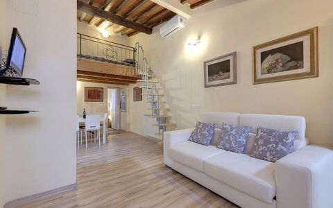 Residenza Monna Lisa: Eigendom, Kamer, Gebouw, Meubilair, Interieur Ontwerp, Verdieping, Onroerend Goed, Houten Vloer, Woonkamer, Huis