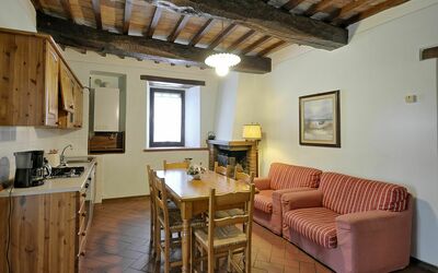 Primula: Kamer, Eigendom, Gebouw, Meubilair, Plafond, Interieur Ontwerp, Huis, Woonkamer, Verdieping, Verblijf