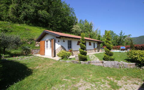 Villa San Rocco: Fabriek, Gebouw, Eigendom, Venster, Plantengemeenschap, Lucht, Land Lot, Deur, Huis, Natuurlijk Landschap