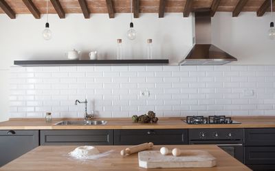 Fienile Quercia 2: Kamer, Countertop, Eigendom, Keuken, Meubilair, Interieur Ontwerp, Tegel, Plafond, Verdieping, Gebouw